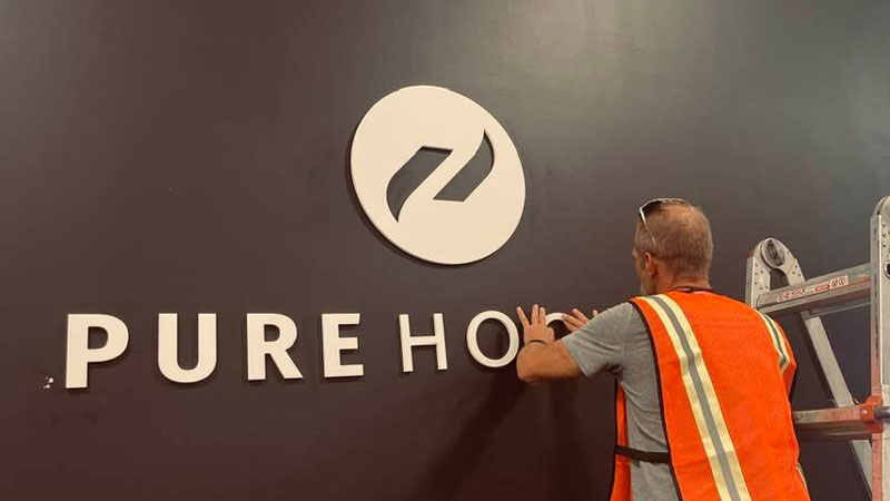 Sign Installation, Pittsburgh sign installation, commercial sign installation, professional sign installer, installation, Install, Install sign, Pittsburgh business sign, hanging signs, mounting signs, digitally printed signs, digitally printed graphics