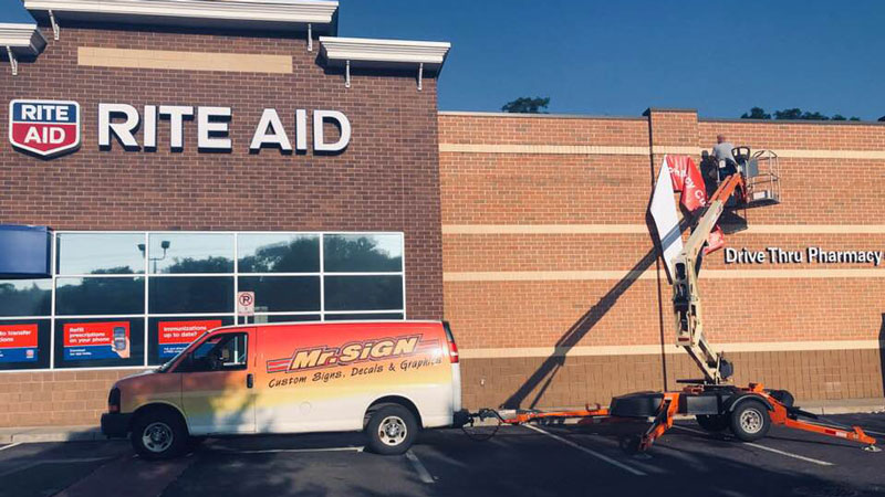 Sign Installation, Pittsburgh sign installation, commercial sign installation, professional sign installer, installation, Install, Install sign, Pittsburgh business sign, hanging signs, mounting signs, digitally printed signs, digitally printed graphics