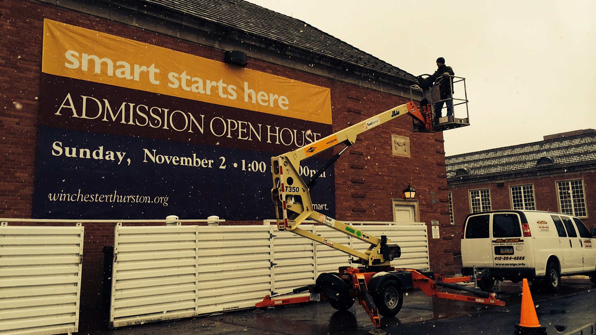 Sign Installation, Pittsburgh sign installation, commercial sign installation, professional sign installer, installation, Install, Install sign, Pittsburgh business sign, hanging signs, mounting signs, digitally printed signs, digitally printed graphics