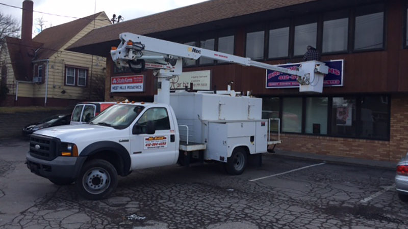 Sign Installation, Pittsburgh sign installation, commercial sign installation, professional sign installer, installation, Install, Install sign, Pittsburgh business sign, hanging signs, mounting signs, digitally printed signs, digitally printed graphics