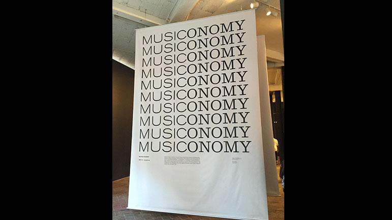 Trade show signs, tradeshow branding, trade show displays, Trade show tables, Pittsburgh Trade show sign printing, Commercial signs pittsburgh, Custom trade show booth, trade show booth, digitally printed signs, digitally printed banners