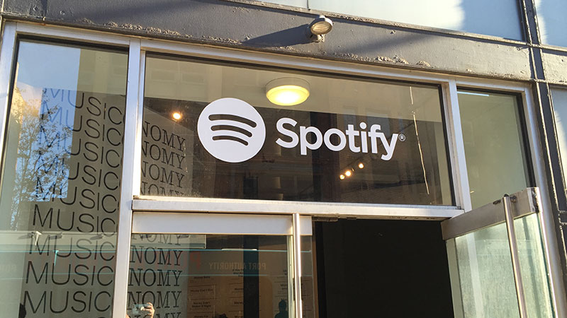 Window lettering, window graphics, Pittsburgh window signs, custom decals, letter sign, window decals, window lettering, vinyl lettering, window signs, vinyl, window decal, window sticker, sticker, digitally printed signs, digitally printed window decal